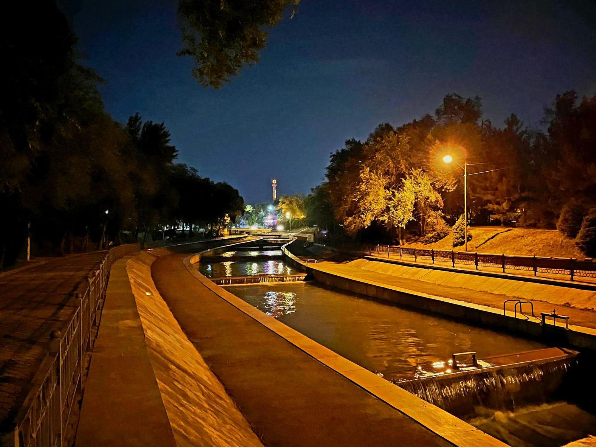 Квартира На Набережной Almaty Extérieur photo